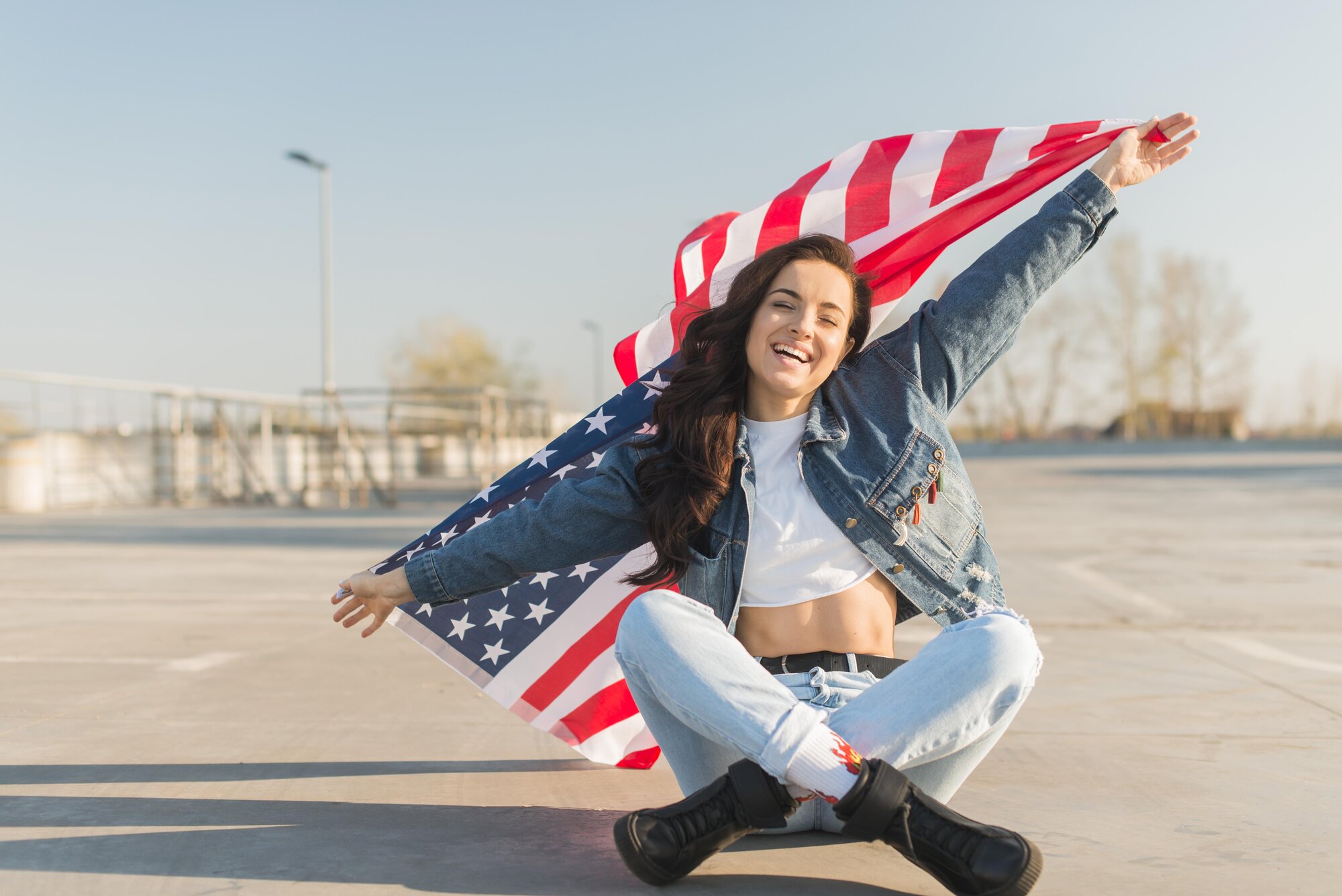Studentka s americkou vlajkou